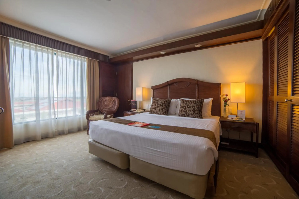 Waterfront Airport Hotel and Casino