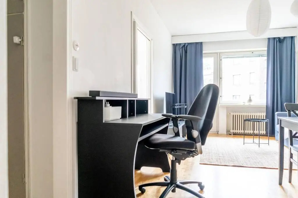 1br apartment with patio in Lauttasaari