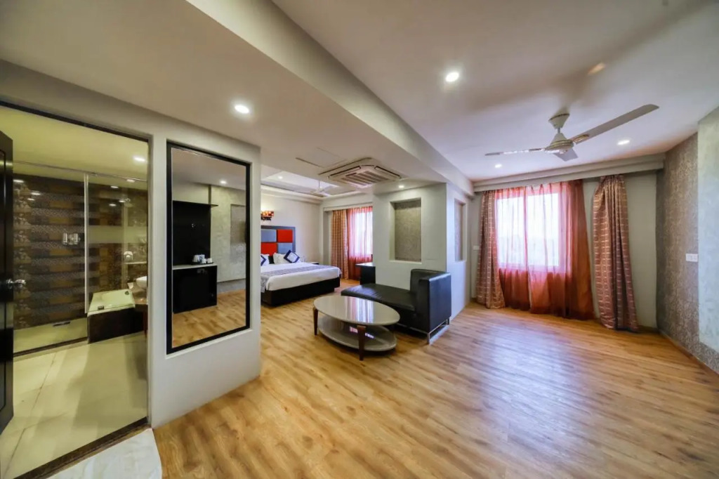 Regenta Inn Vadodara, 500m from Railway Station
