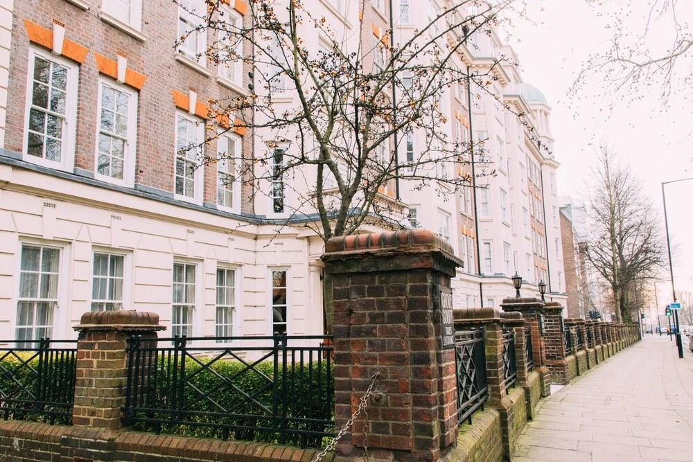 Modern Grove Court Apartment - ISMY
