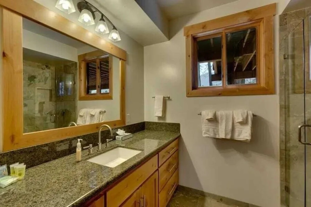 Bijou Lodge 5 Bedrooms 4 Bathrooms Home