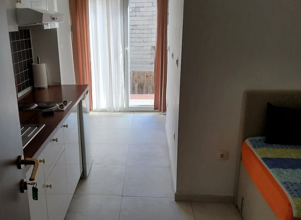 Appealing Apartment 8 Sleeps 3 Guests