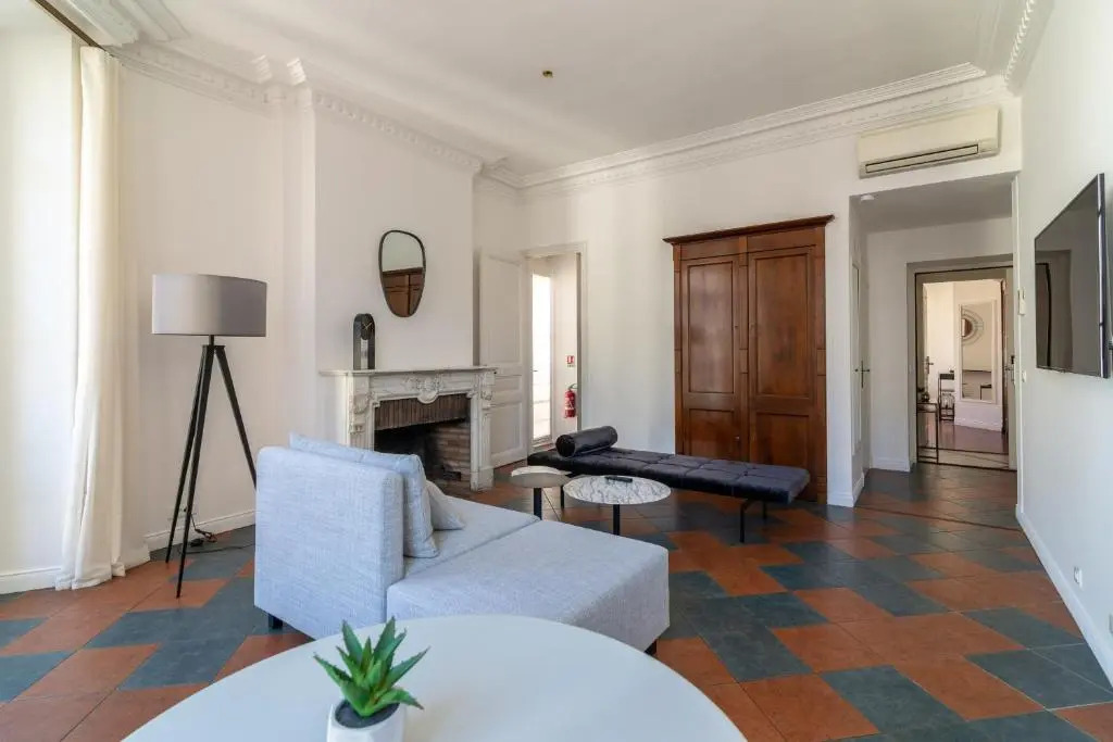 La Guitare 33 - Nice And Spacious 1br Apartment in Center of Cannes, Right Behind Grand Hotel