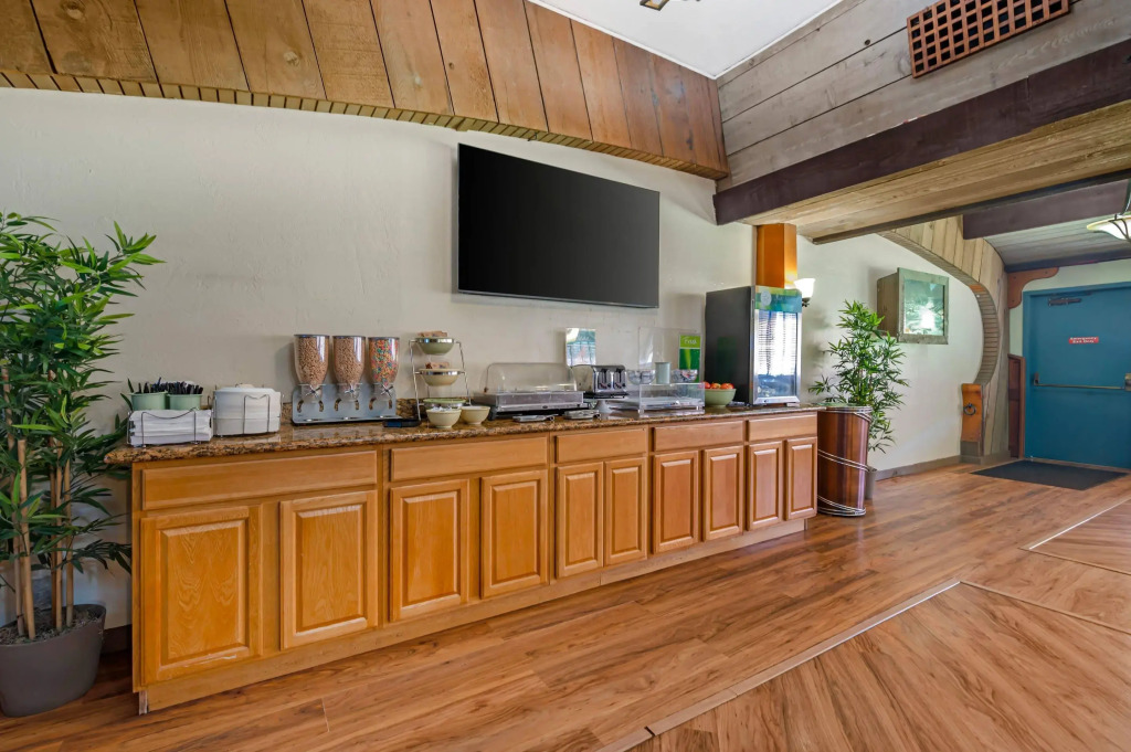 Quality Inn & Suites at Coos Bay