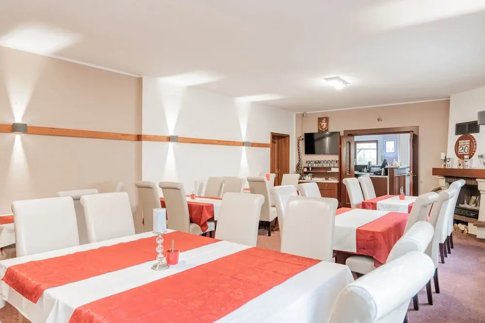 Hotel Kryoms 108