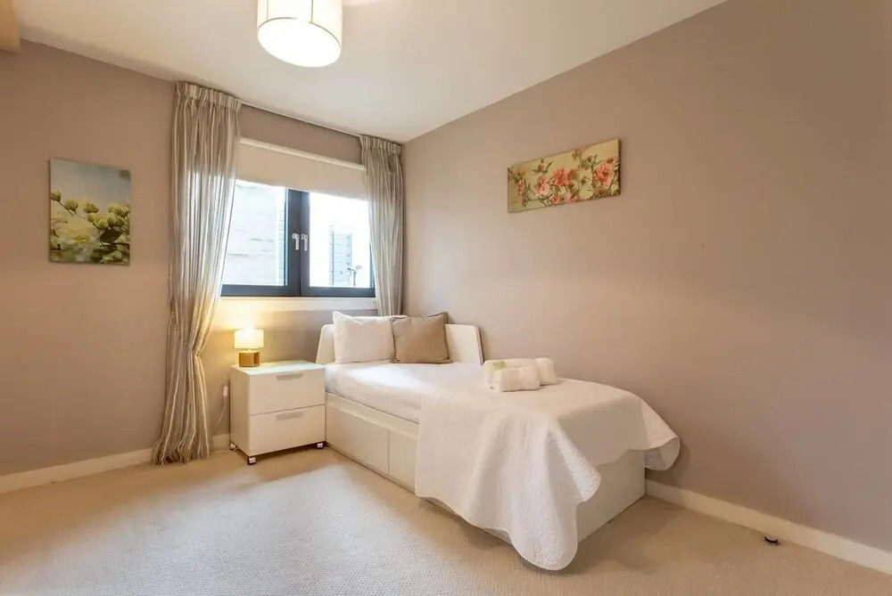 Bright Riverside Apt. w/ Terrace