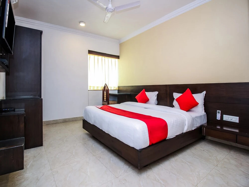 OYO 18849 Hotel Raj Shikhar