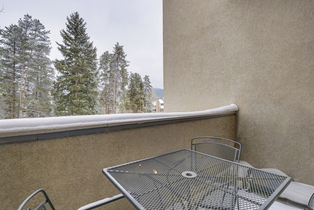 Walk to Chairlifts: Breck Condo w/ Private Patio