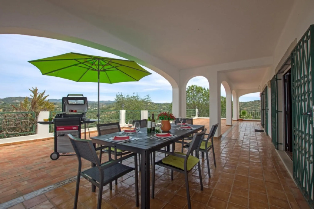 Villa Metacasa by Portucasa