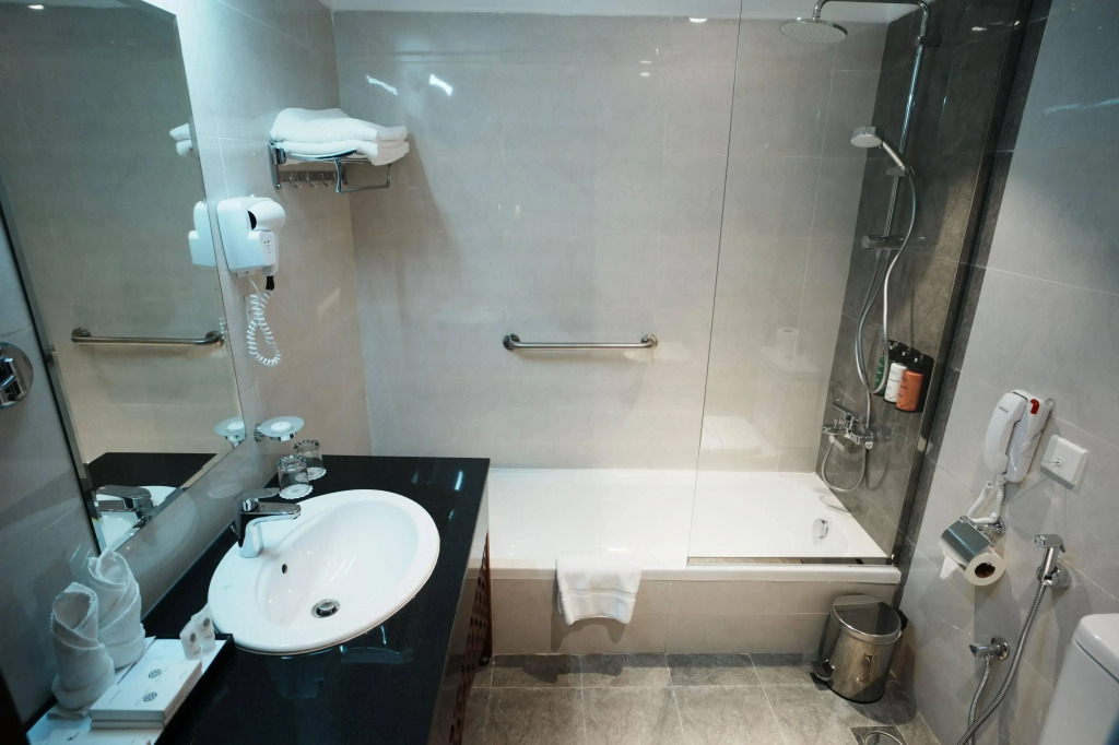 Отель Delmon International Hotel