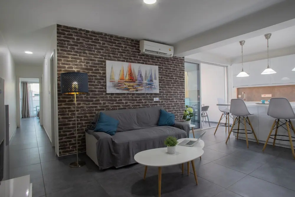 Poseidon Apartment By Michalis