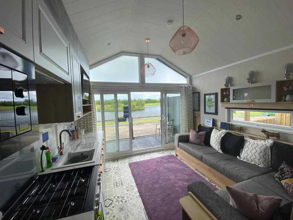 Arranview Lochside Pods & Lodges all with private Hot-tubs