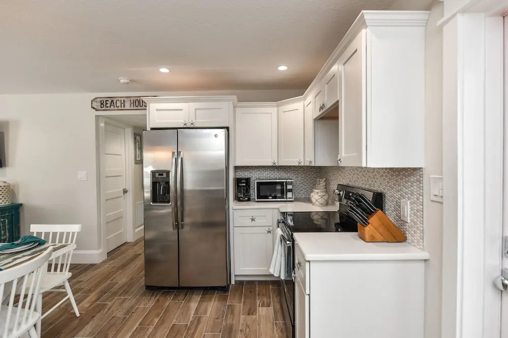 Sea Breeze - Pet Friendly, Located in Siesta Key Village, Steps to Siesta Key Beach