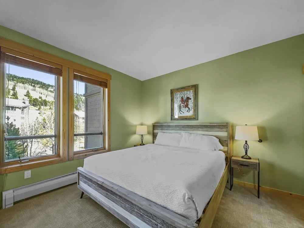 Tx205 Taylors Crossing 2 Bedroom Condo by RedAwning