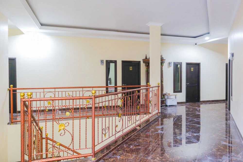 Kr Bulan by OYO Rooms