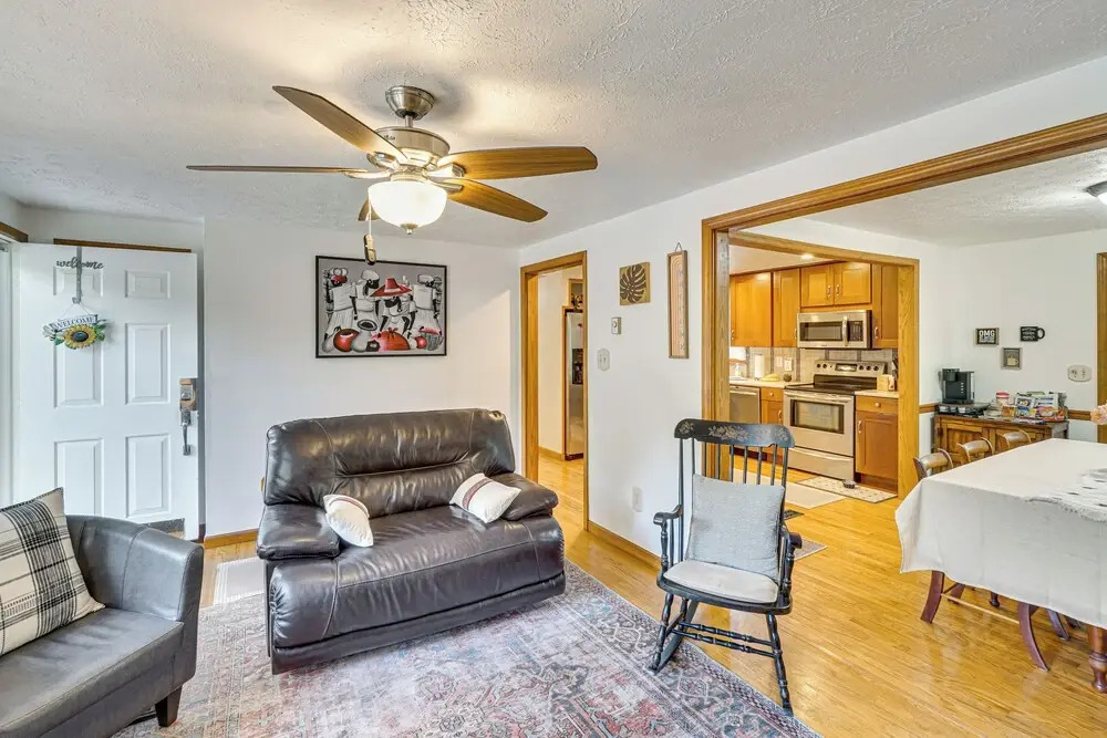 5 Mi to Harpers Ferry Nhp: Quiet Home w/ Deck