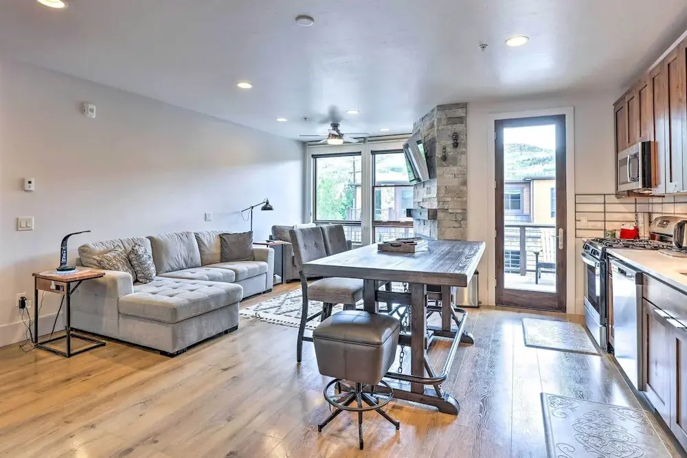 3 Mi to Dillon Reservoir: Condo w/ Balcony!