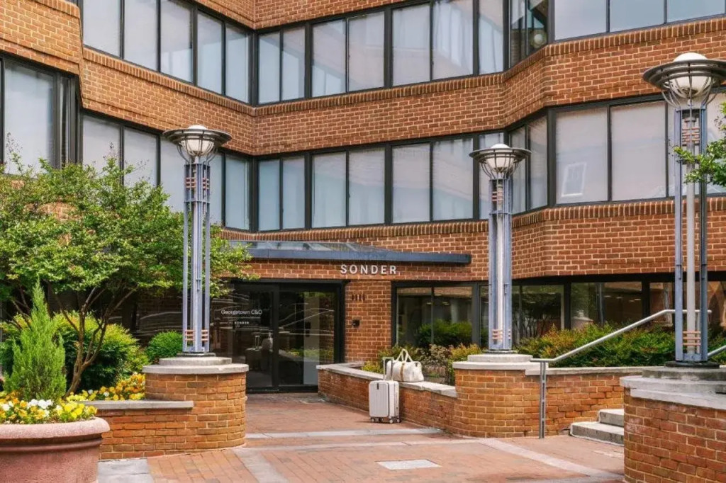 Georgetown Suites