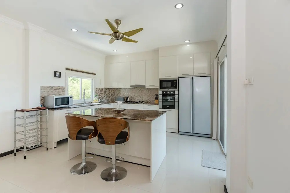 3 Bedroom Pool Villa With Amazing Views TH2