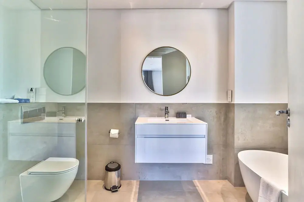 Luxury Three Bedroom Apartment - Fully Furnished and Equipped