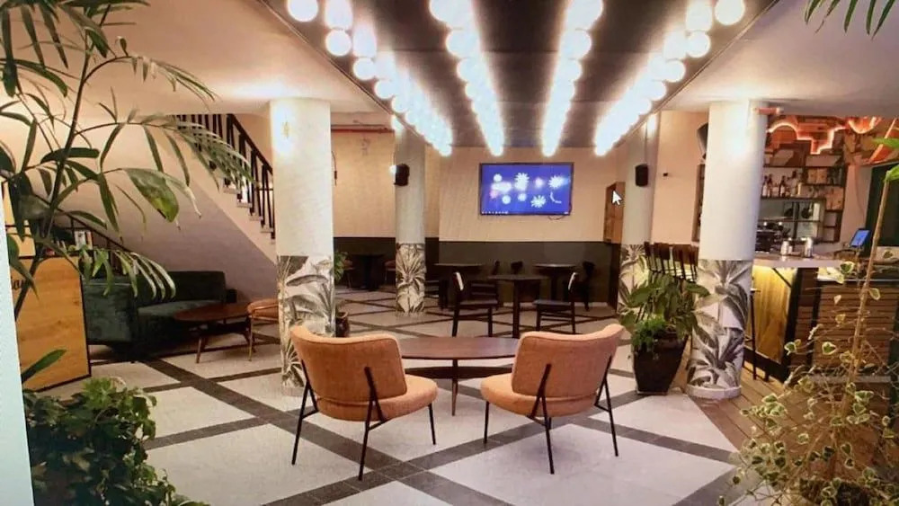 180 Boutique Hostel