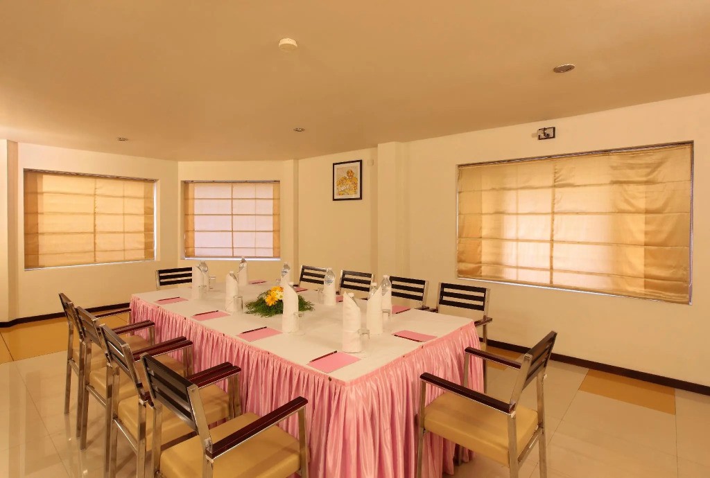 Hotel Pushpak Calicut International Airport