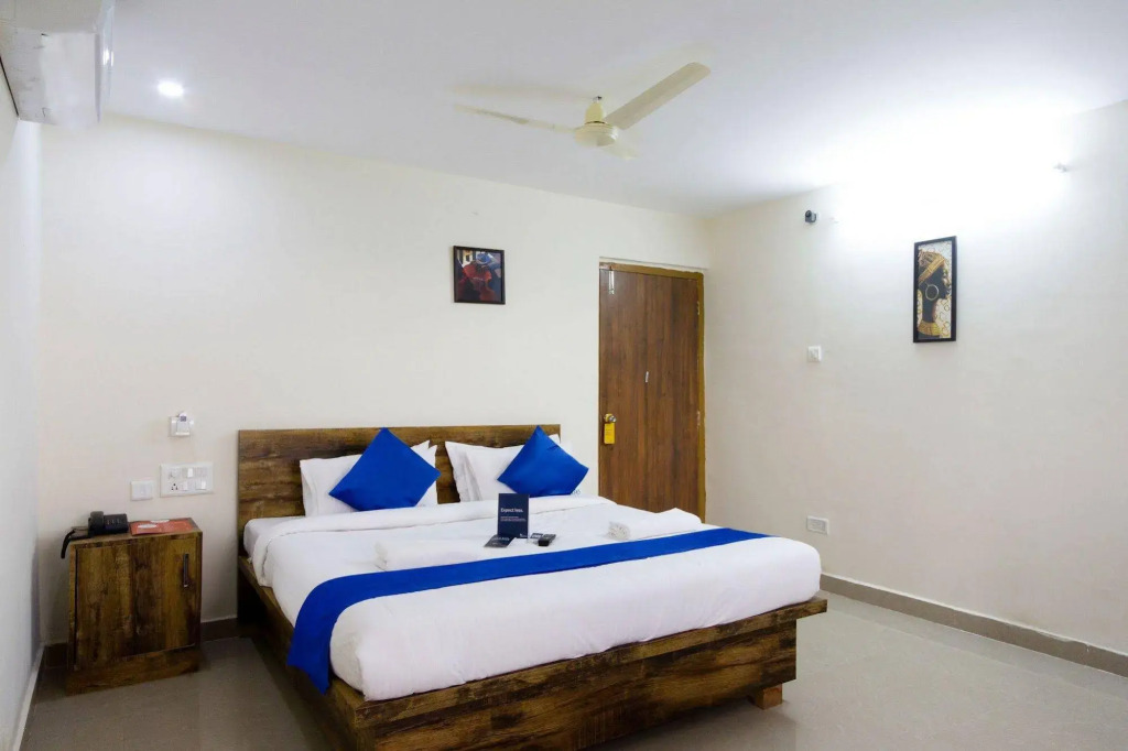 FabHotel Lotus Hitech City