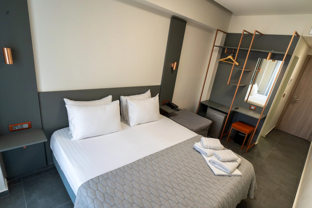 Argo Hotel Piraeus