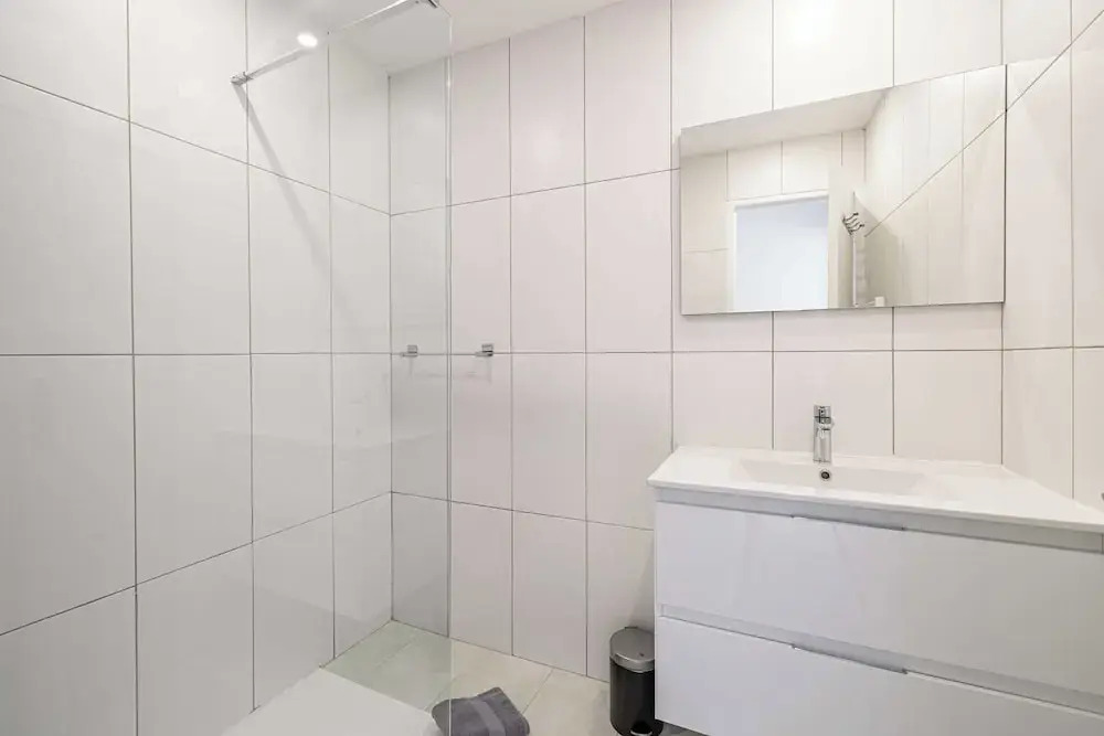 Very Nice Renovated Apartment - Cannes La Bocca - 3br/6p