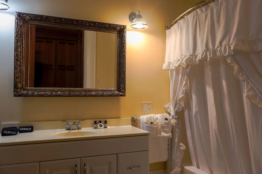 Baer House Inn