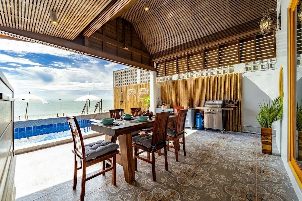Beach Front Villa with 3 Bedrooms - CA3
