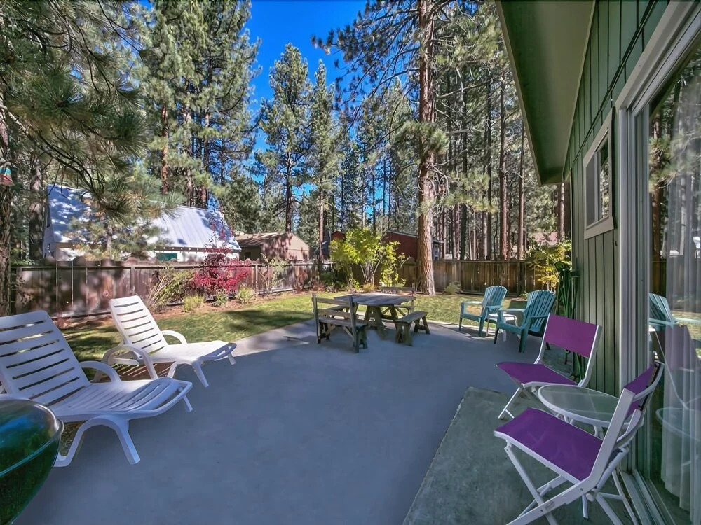 The Stanford 865S - 3 Br home by RedAwning