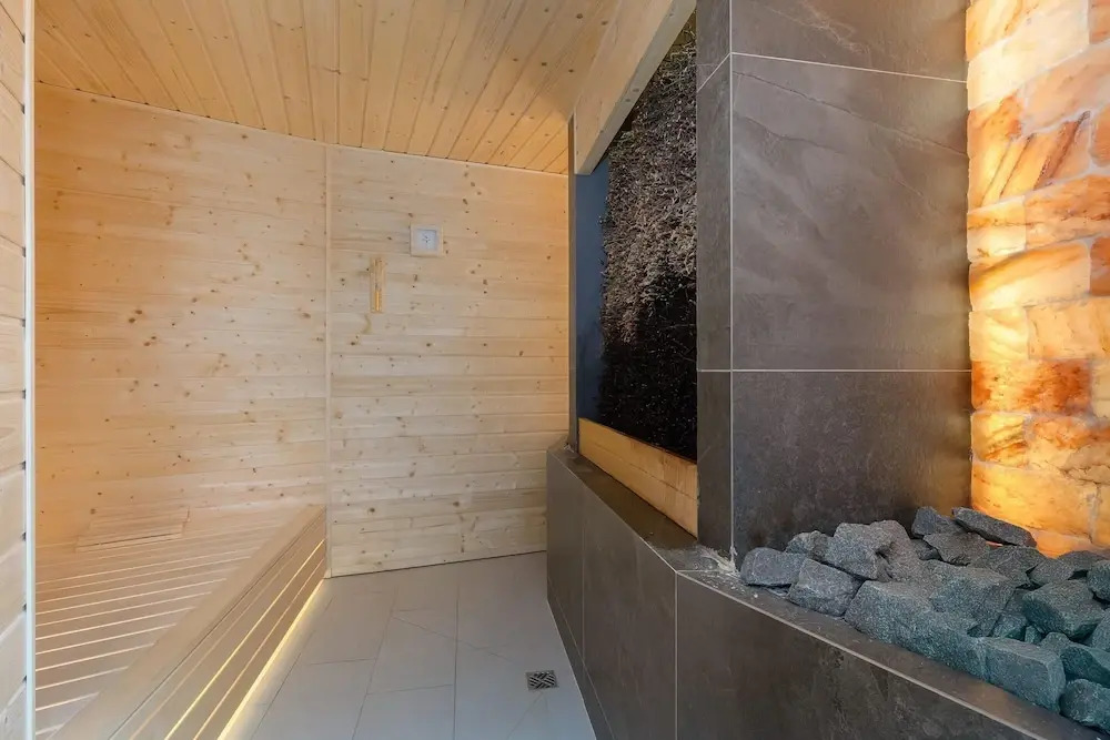 Holiday Studio With Access to Pool and Sauna