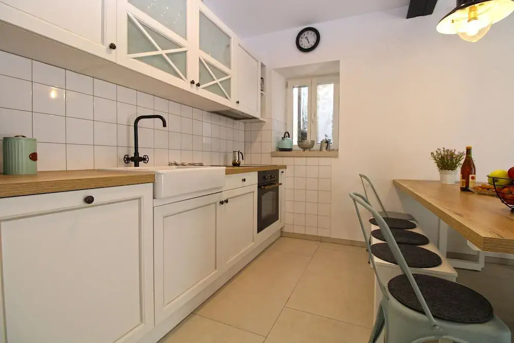 House 1529