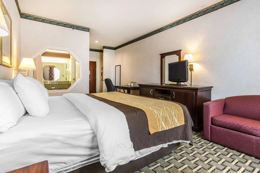 Quality Inn & Suites Evansville North