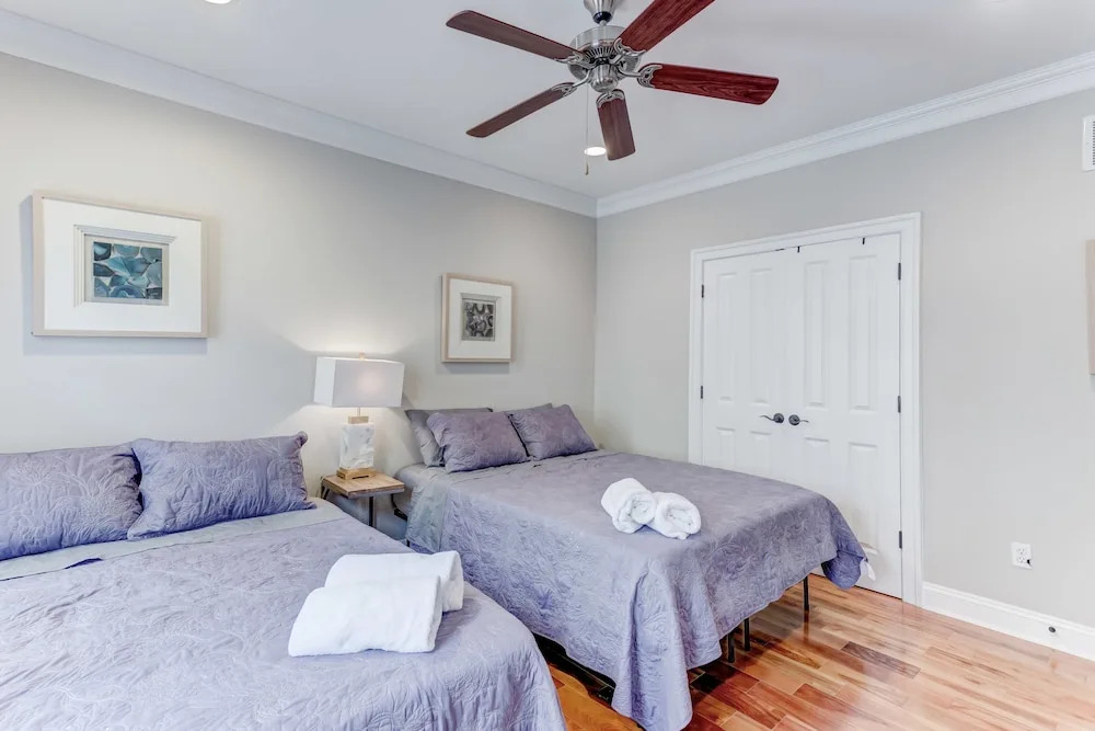Upscale Home Near Harbor W/2cargarage&rooftopdeck