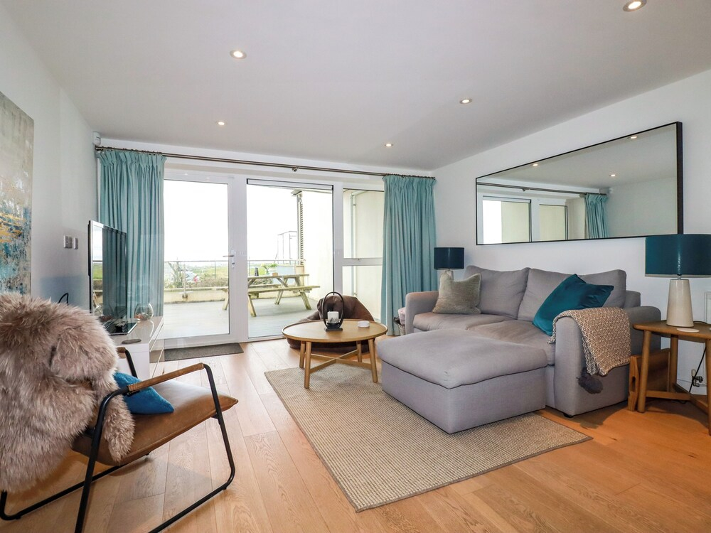 4 Ocean Gate