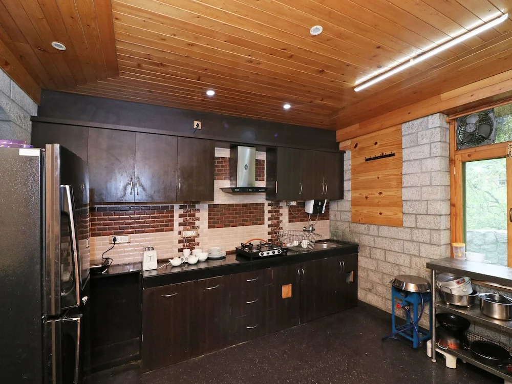 OYO 14072 Home Luxurious Studios Rohtang Road