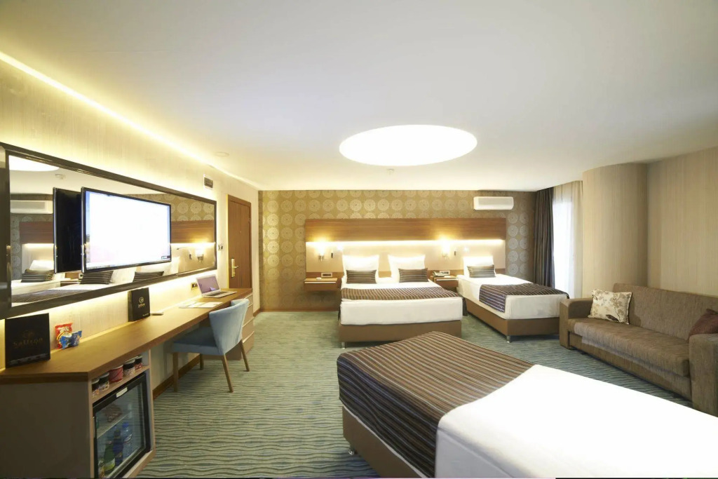 Saffron Hotel