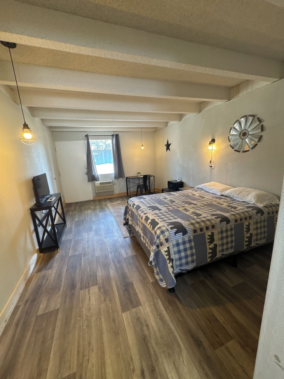 Tecumseh Inn & Suites