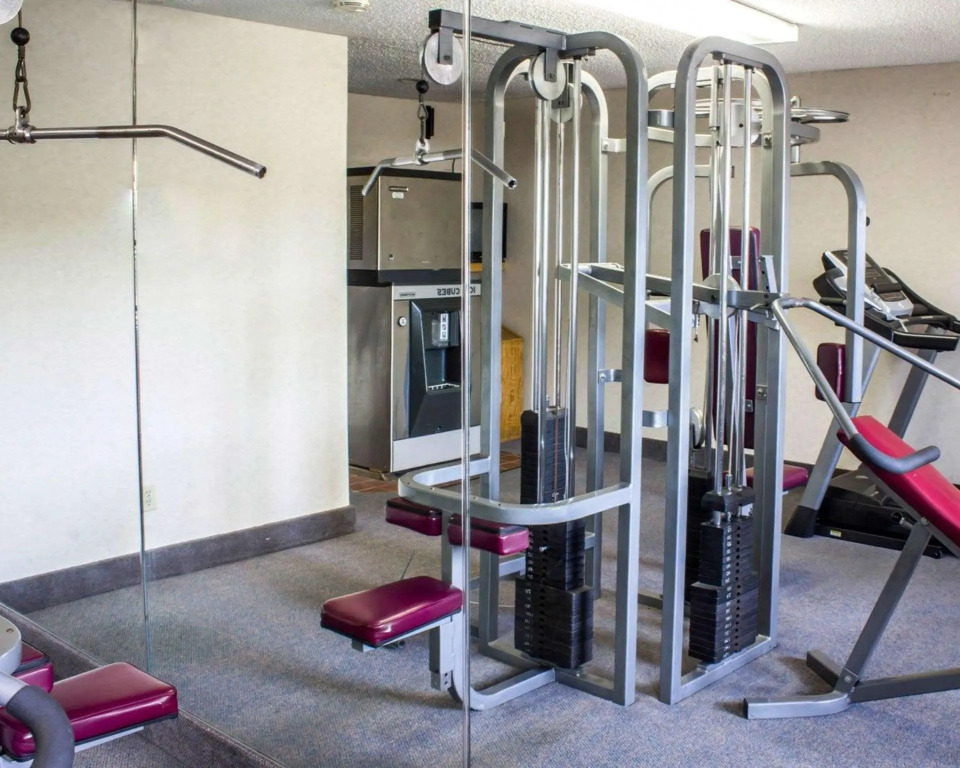 Econo Lodge Inn & Suites Colonie Center Mall