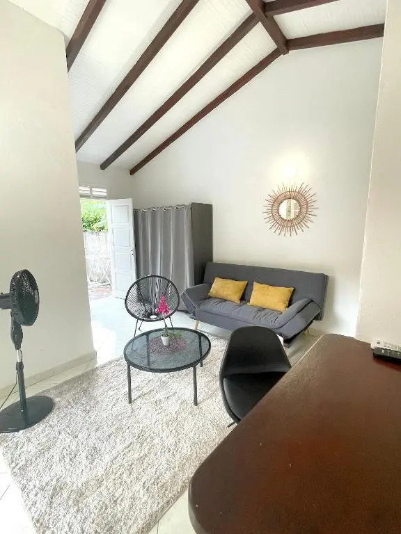 Appartement d'une chambre avec piscine partagee jardin clos et wifi a Le Gosier a 8 km de la plage