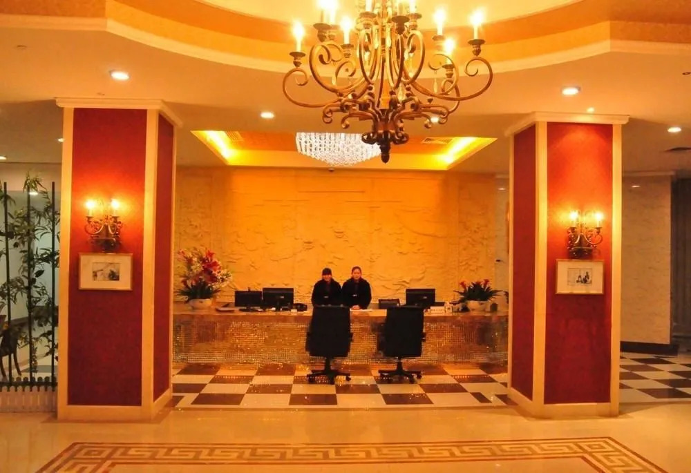 V.crown Holiday Hotel