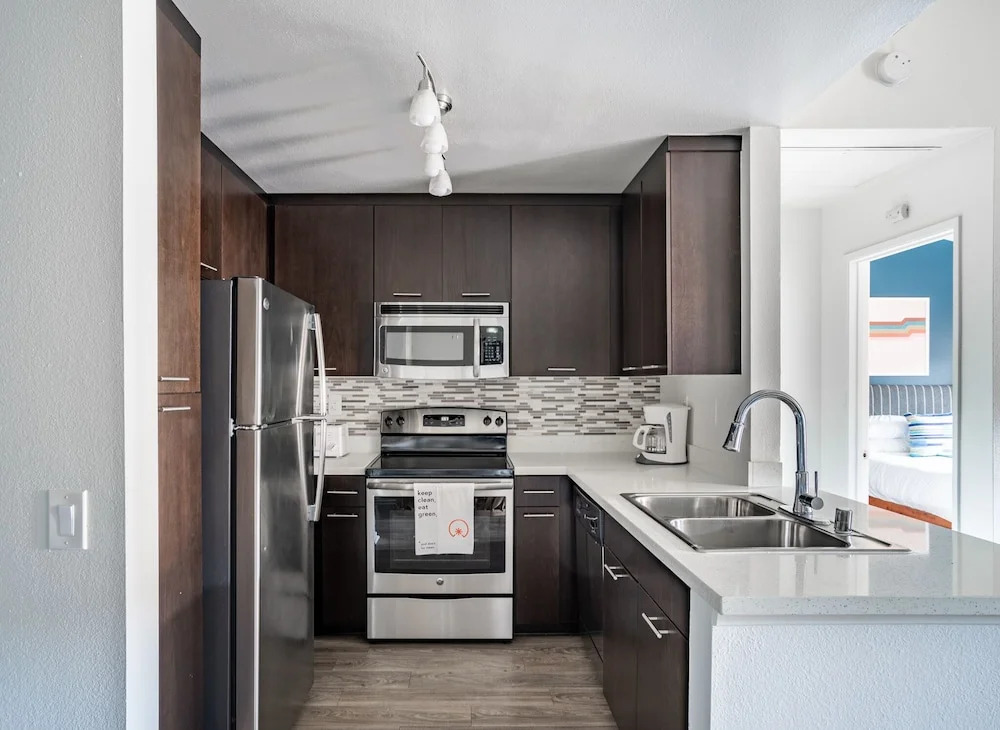 WanderJaunt - Stylish Mission Valley Apts