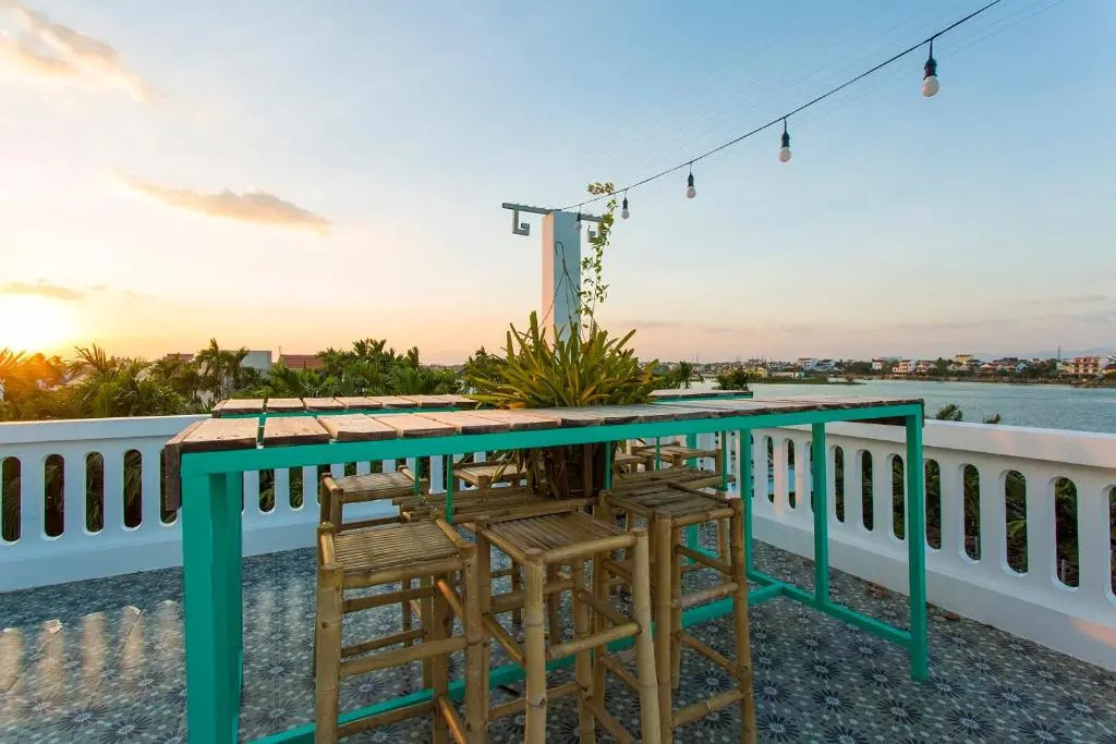Sunny Riverside Homestay