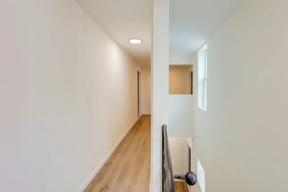 1 Mi to University of Cincinnati: 3rd-floor Condo!
