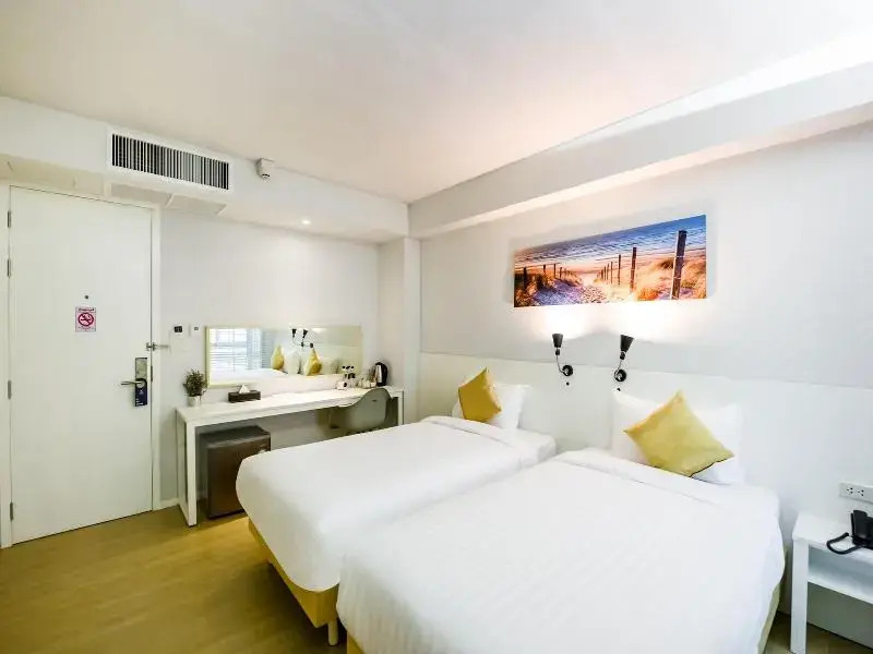 Kitzio House Hotel Huai Kwang