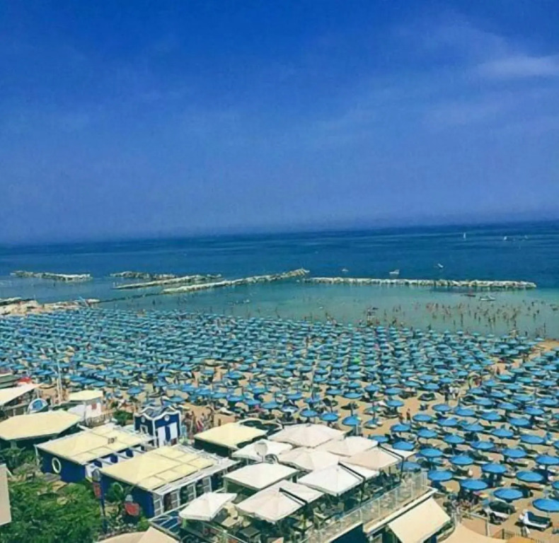 Hotel Caravelle