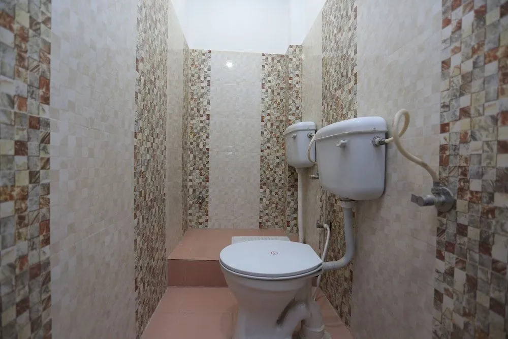 OYO 22043 Jk Mahal