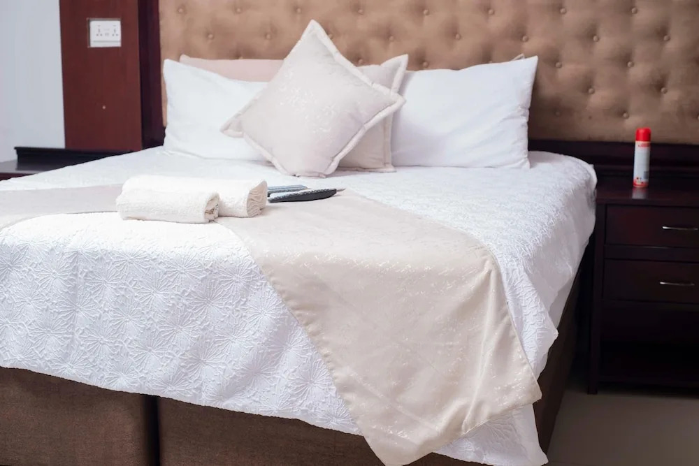 Comfort-driven Hotel Rooms in Hazeldene - 2335